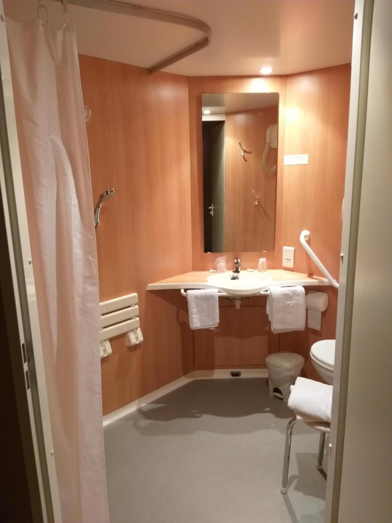 Logis Hotel - Les Paturelles Avesnelles Buitenkant foto