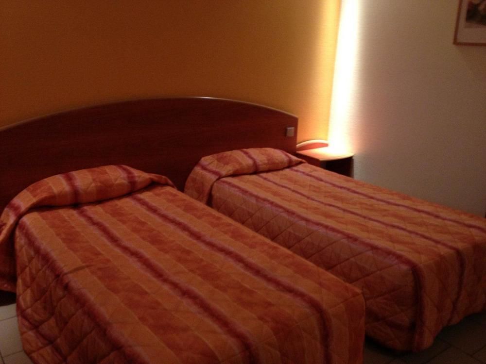 Logis Hotel - Les Paturelles Avesnelles Buitenkant foto